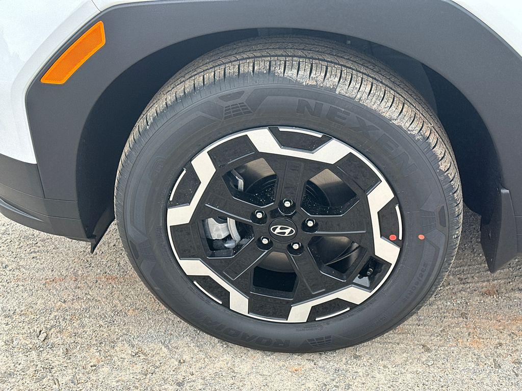 New 2026 White HYUNDAI SEL FWD image 12