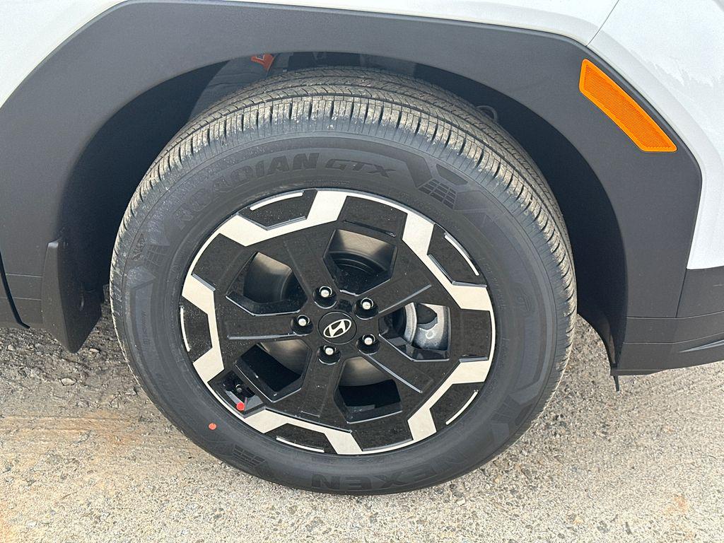 New 2026 White HYUNDAI SEL FWD image 13