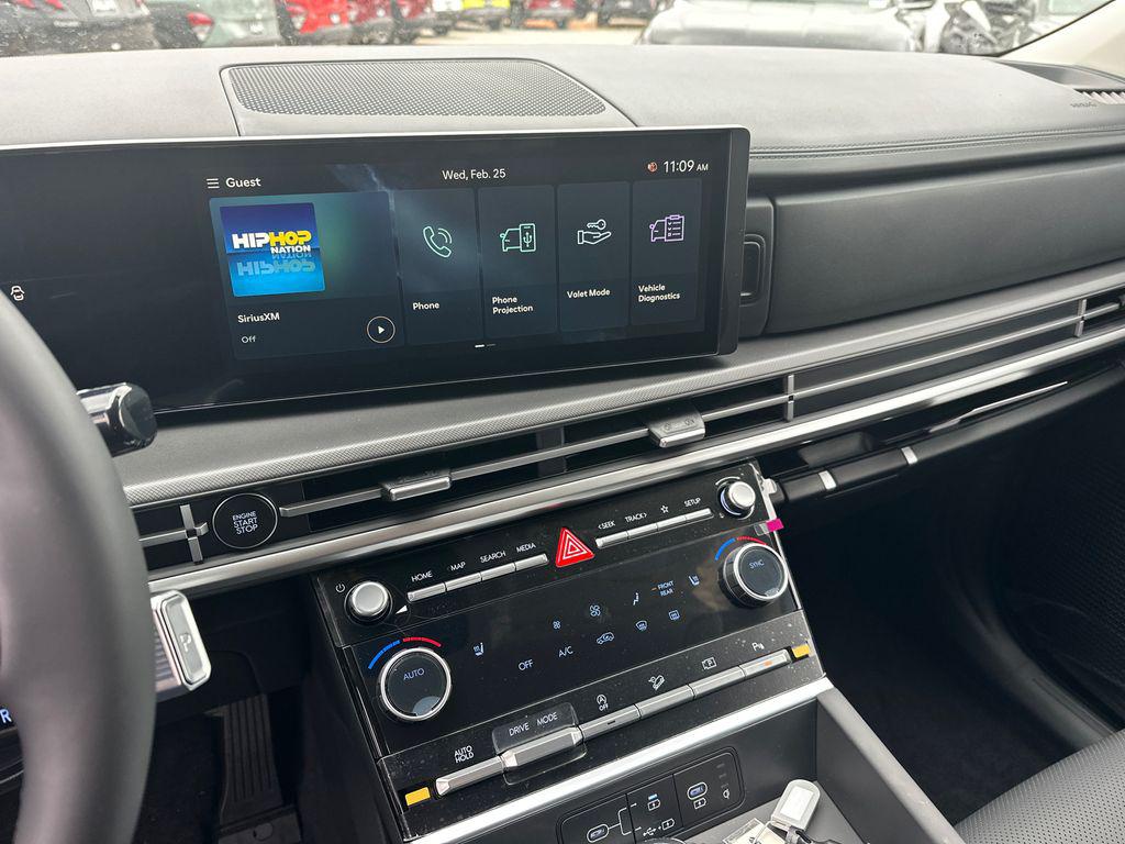 New 2026 White HYUNDAI SEL FWD image 28