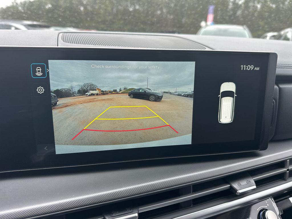 New 2026 White HYUNDAI SEL FWD image 29