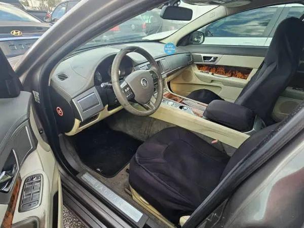 2009 Jaguar XF Premium Luxury