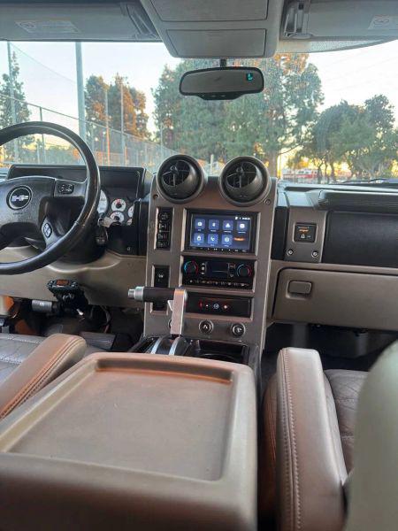 2004 HUMMER H2 Base
