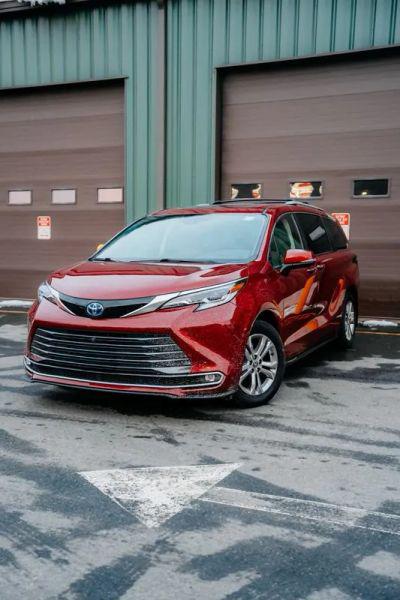 2022 Toyota Sienna Platinum for sale in Malden, MA