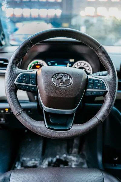 2022 Toyota Sienna Platinum