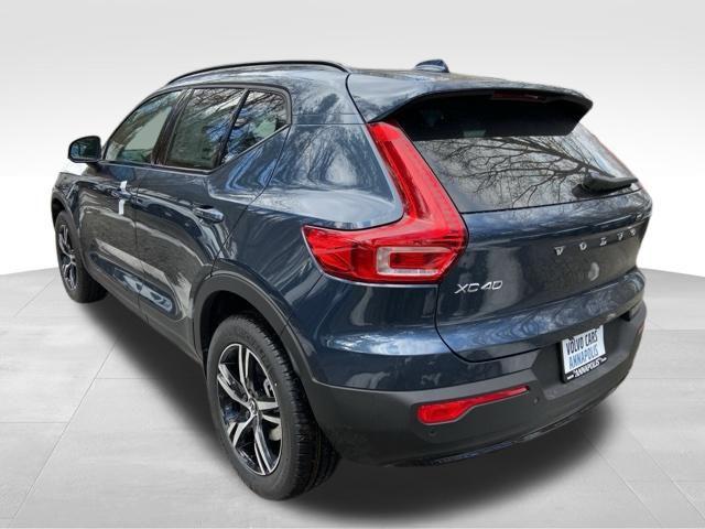 2026 Volvo XC40 Core, B5 AWD Gas (mild hybrid), Dark
