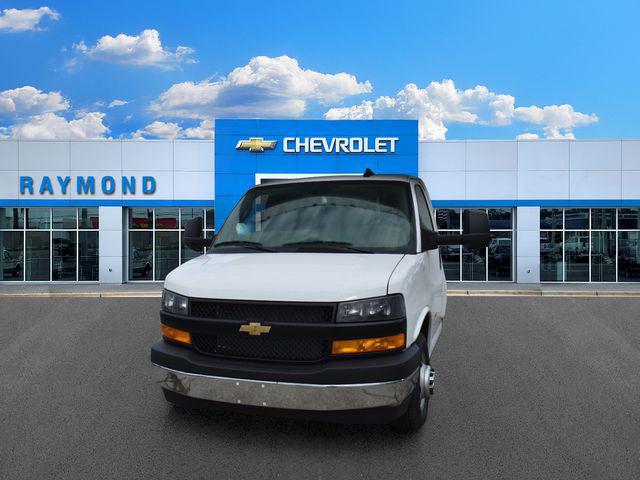 2025 Chevrolet Express Cutaway Work Van