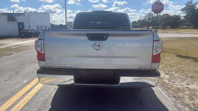 2019 Nissan Titan SV