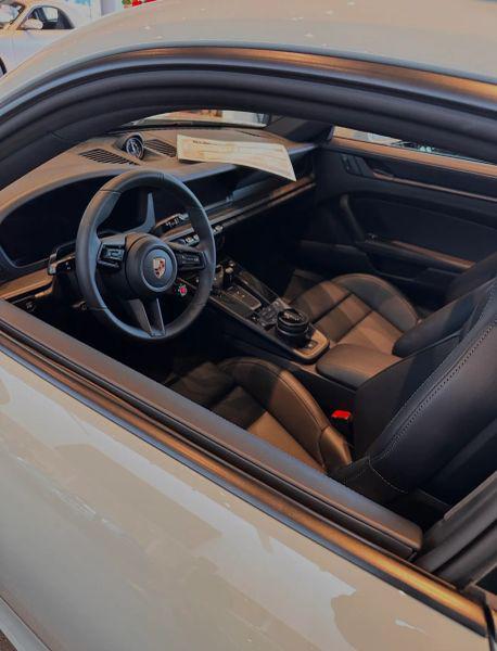 2025 Porsche 911 Carrera