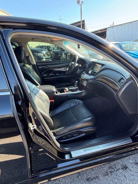 2015 INFINITI Q70 3.7