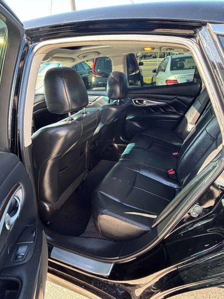 2015 INFINITI Q70 3.7