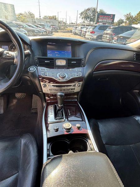 2015 INFINITI Q70 3.7