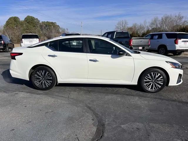 2025 Nissan Altima SV FWD