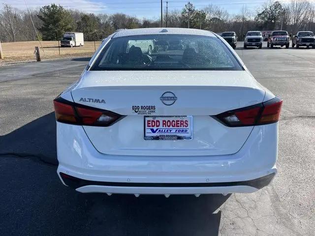 2025 Nissan Altima SV FWD