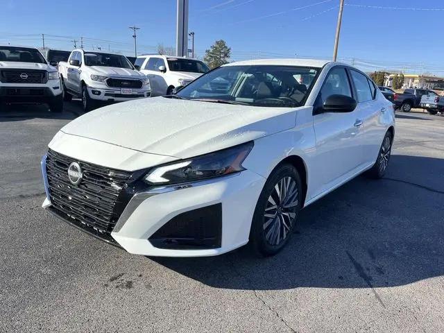2025 Nissan Altima SV FWD