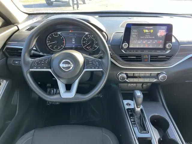 2025 Nissan Altima SV FWD