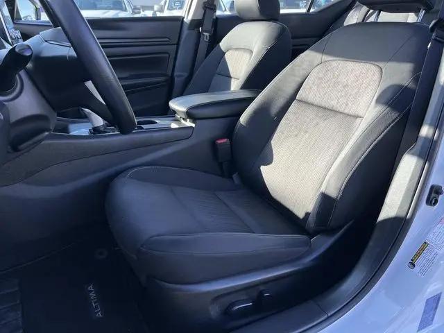 2025 Nissan Altima SV FWD