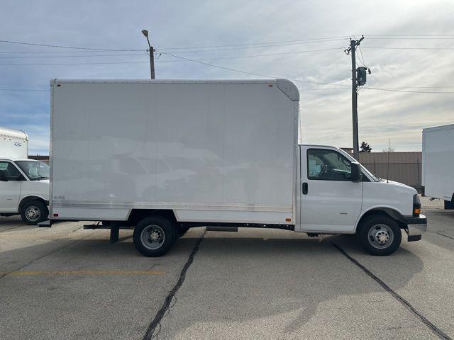 2025 Chevrolet Express Cutaway Work Van