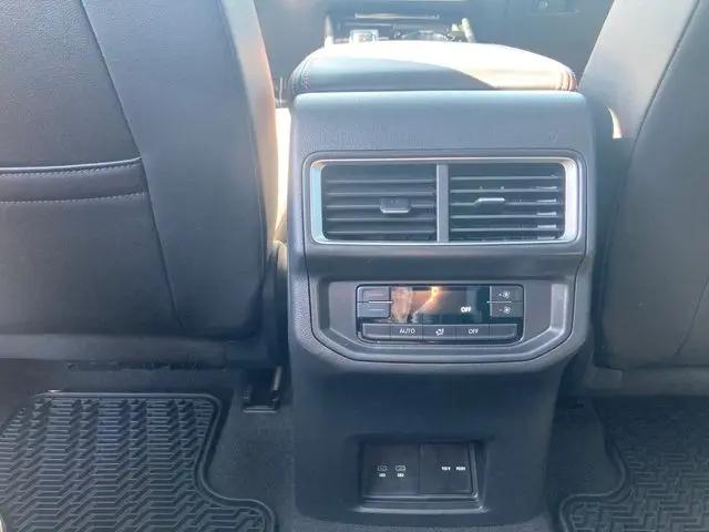 2026 Volkswagen Atlas Peak Edition