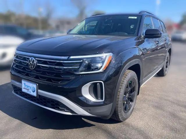 2026 Volkswagen Atlas Peak Edition