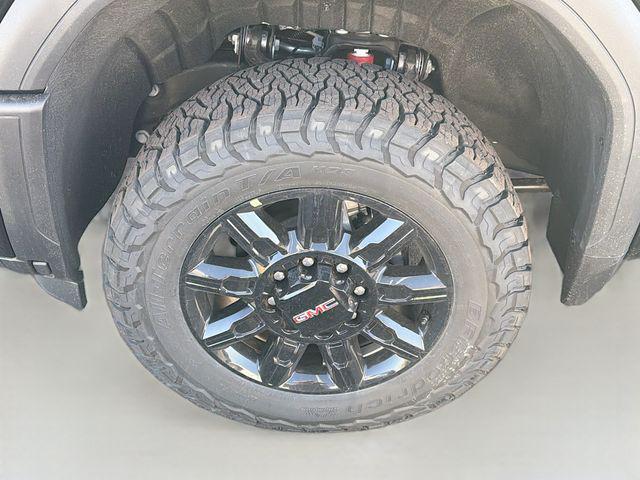 2026 GMC Sierra 2500HD Crew Cab, Standard Bed, AT4, 4WD