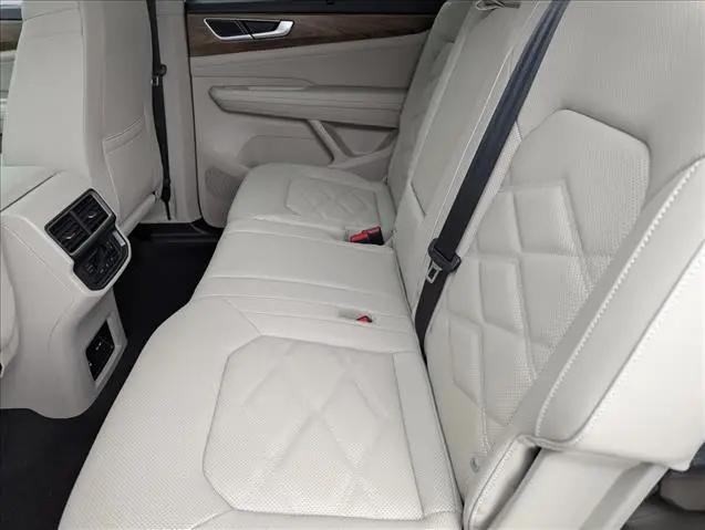 2026 Volkswagen Atlas SE with Technology
