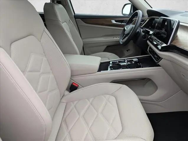 2026 Volkswagen Atlas SE with Technology