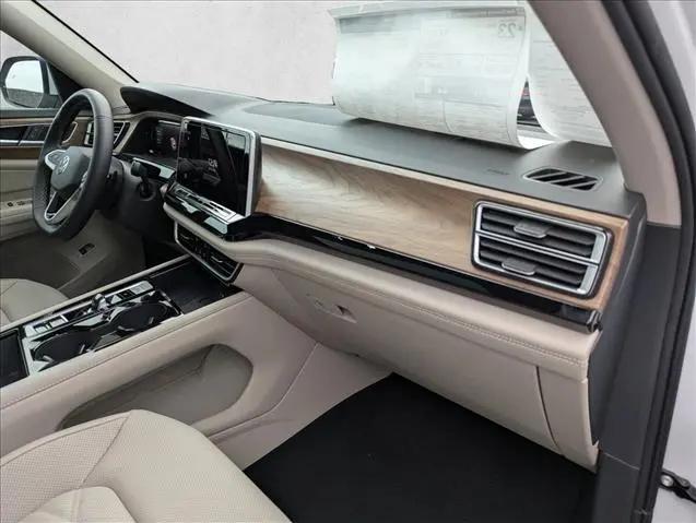 2026 Volkswagen Atlas SE with Technology