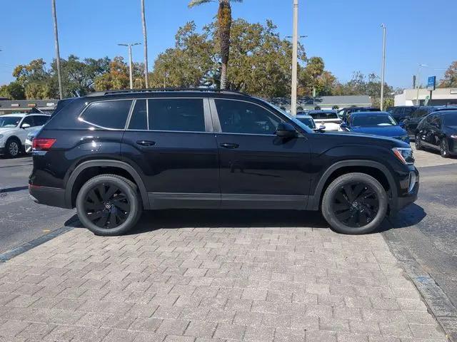 2026 Volkswagen Atlas SE with Technology