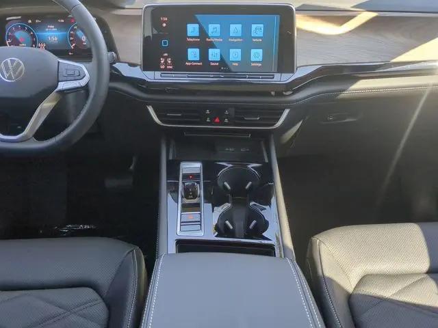 2026 Volkswagen Atlas SE with Technology