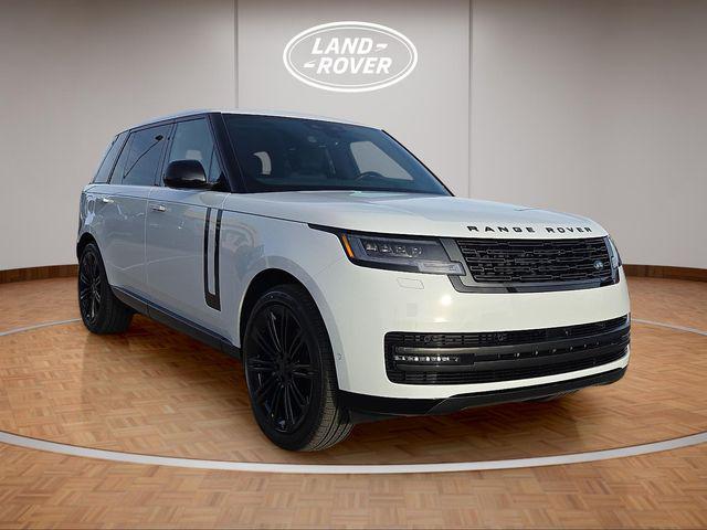 2026 Land Rover Range Rover P400 SE 7 Seat