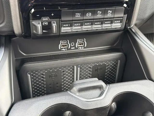 2026 Ram 3500 Big Horn Crew Cab 4x4 8' Box