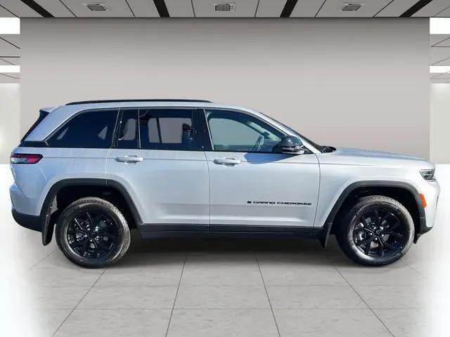 2026 Jeep Grand Cherokee Altitude 4x4