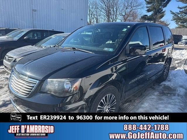 2014 Chrysler Town and Country S