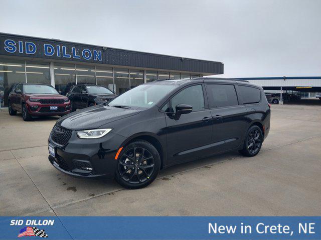 2026 Chrysler Pacifica Select for sale in Crete, NE