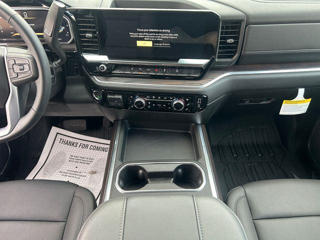 2026 GMC Sierra 2500HD Crew Cab, Standard Bed, SLT, 4WD