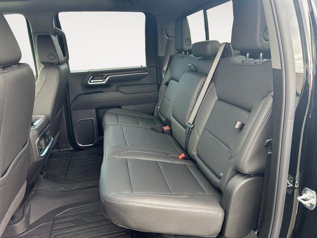 2026 GMC Sierra 2500HD Crew Cab, Standard Bed, SLT, 4WD
