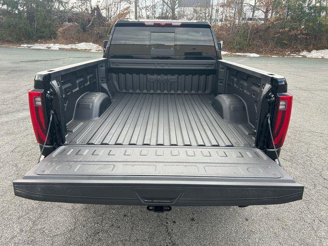 2026 GMC Sierra 2500HD Crew Cab, Standard Bed, SLT, 4WD