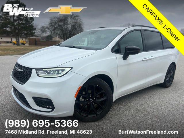 2025 Chrysler Pacifica Limited for sale in Freeland, MI