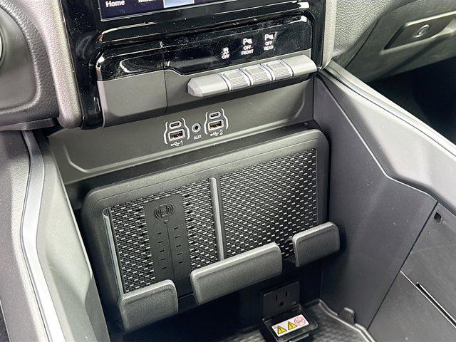 2026 Ram 1500 Lone Star Crew Cab 4x4 5'7" Box
