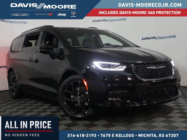 2026 Chrysler Pacifica Select for sale in Wichita, KS