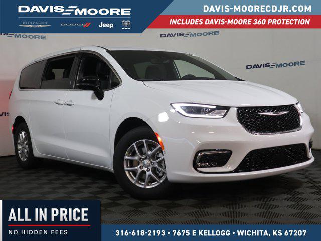 2026 Chrysler Pacifica Select for sale in Wichita, KS