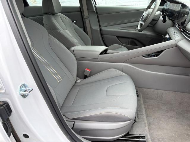 2025 Hyundai Elantra Hybrid SEL Sport