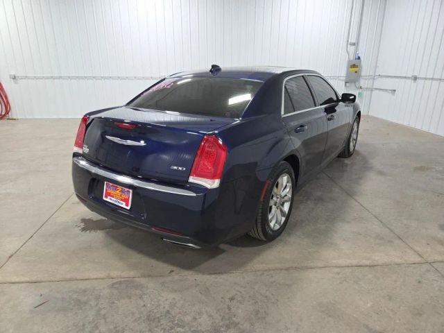 2016 Chrysler 300 Limited