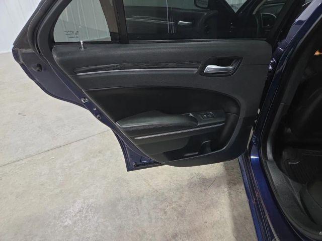 2016 Chrysler 300 Limited