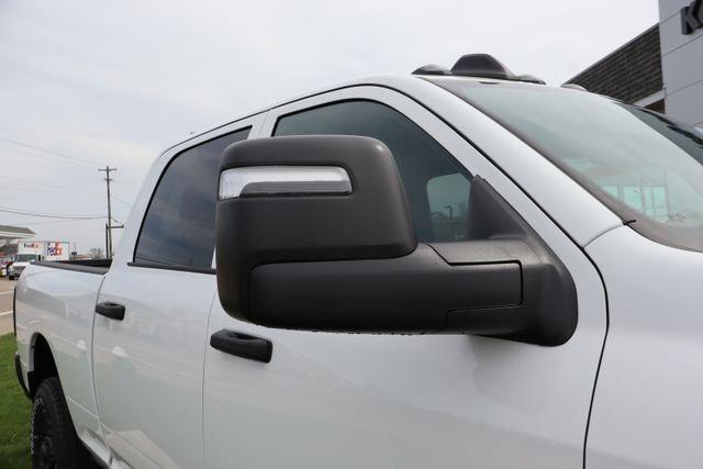 2026 RAM Ram 3500 RAM 3500 TRADESMAN CREW CAB 4X4 64 BOX