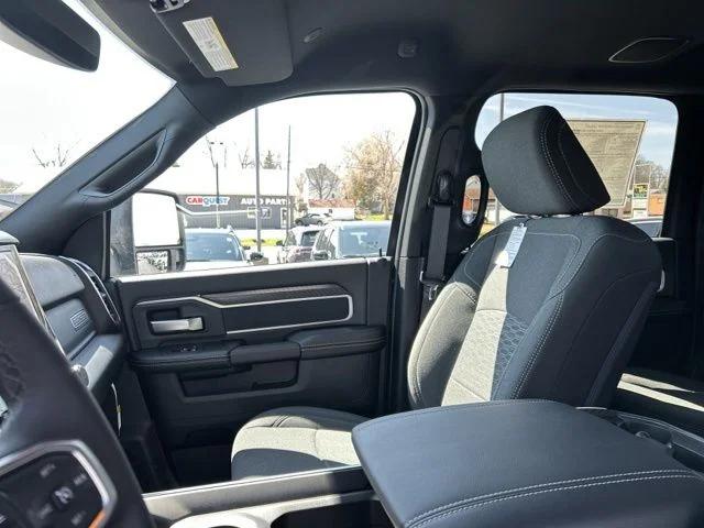 2026 Ram 2500 Big Horn Crew Cab 4x4 64 Box