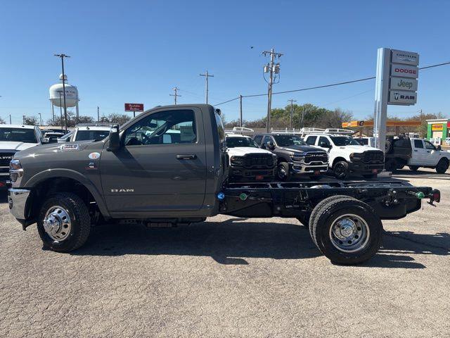 2026 RAM Ram 3500 Chassis Cab RAM 3500 BIG HORN CHASSIS REGULAR CAB 4X4 60 CA