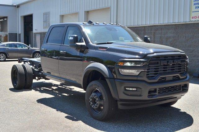 2026 RAM 5500 Chassis RAM 5500 TRADESMAN CHASSIS CREW CAB 4X4 60 CA
