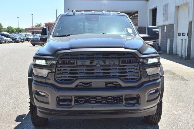 2026 RAM 5500 Chassis RAM 5500 TRADESMAN CHASSIS CREW CAB 4X4 60 CA