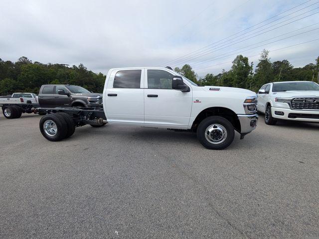 2026 RAM Ram 3500 Chassis Cab RAM 3500 TRADESMAN CREW CAB CHASSIS 4X4 60 CA 2026 RAM Ram 3500 Chassis Cab RAM 3500 TRADESMAN CREW CAB CHASSIS 4X4 60 CA
